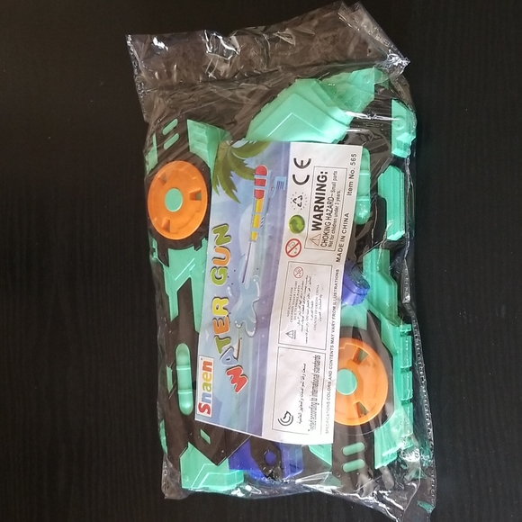 Snaen Squirt Water Guns - Picture 1 of 3